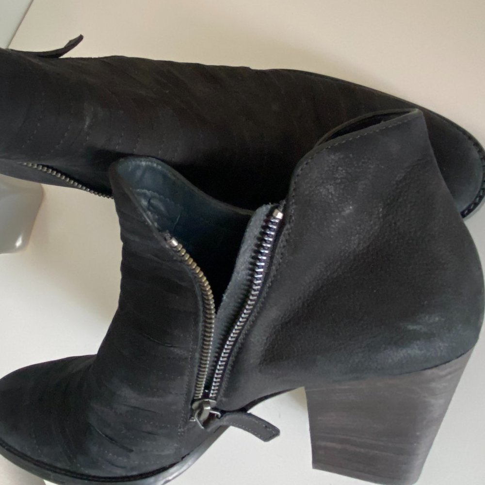 Paul Green Black Leather Ankle Boots